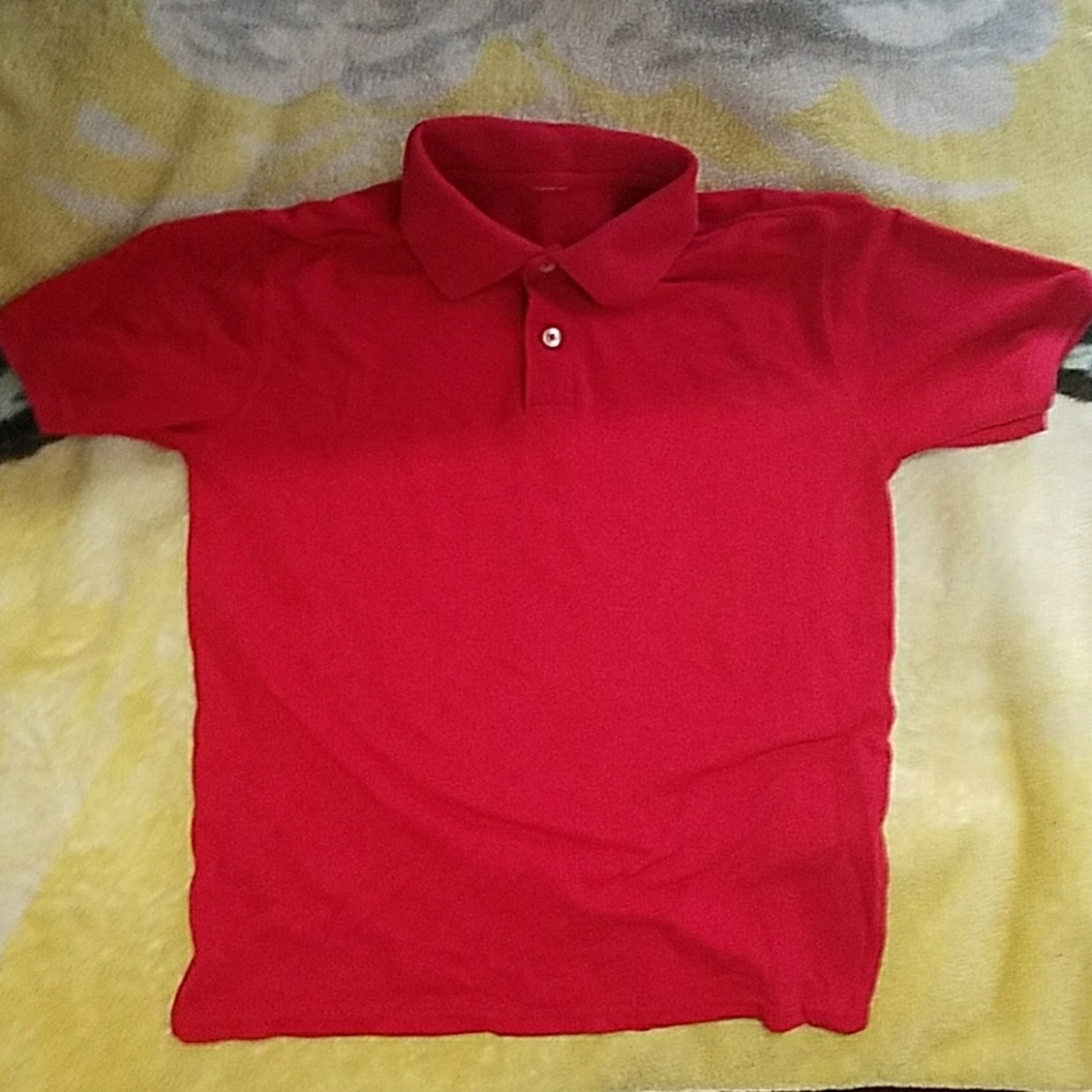 Red button up shirt (small)